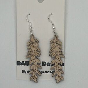 Leaf Design Earrings in Natural Wood Tone